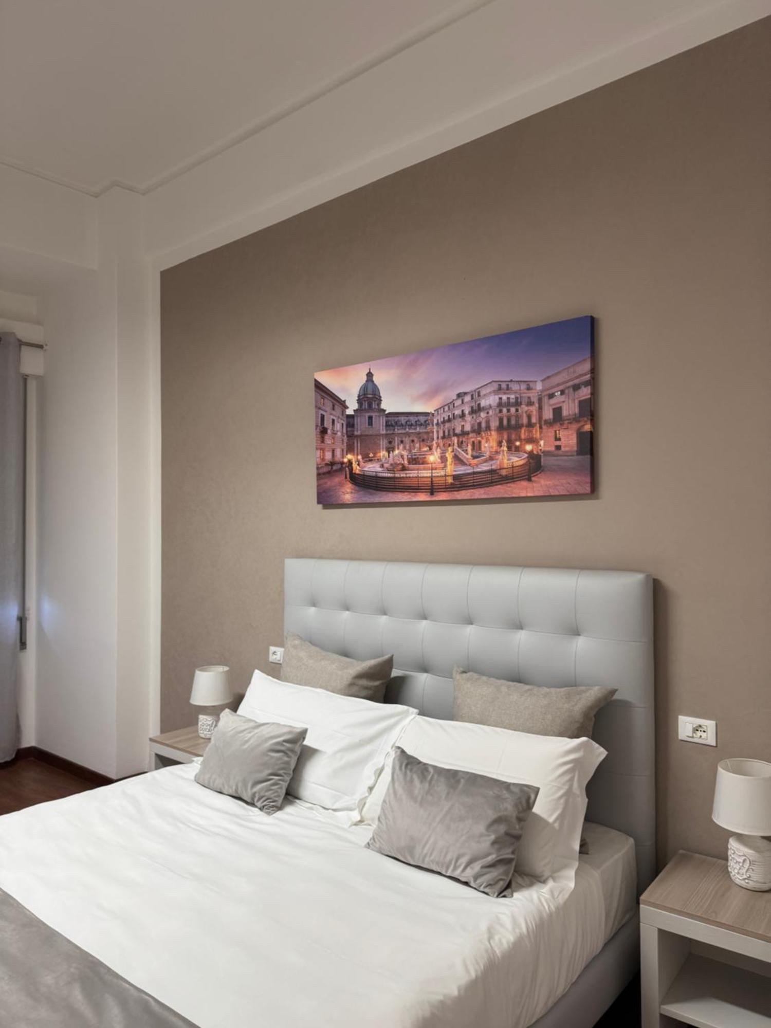 Crispi 120 Rooms New Opening Палермо Екстер'єр фото